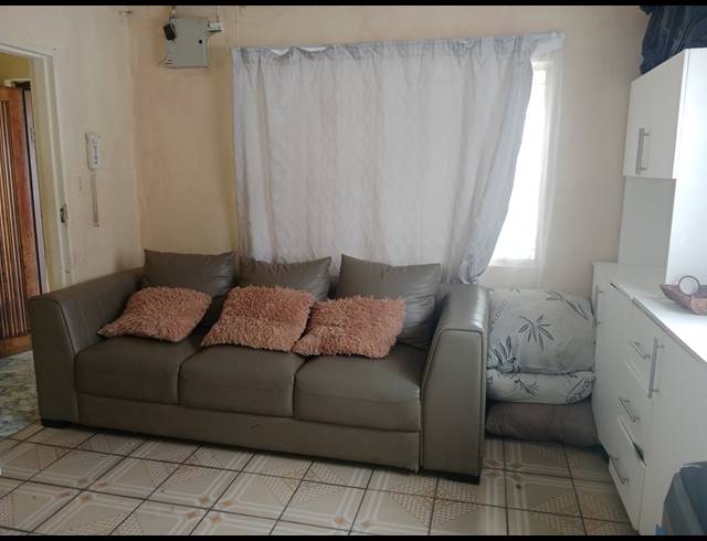 4 BEDROOM HOUSE FOR SALE IN RAISETHORPE